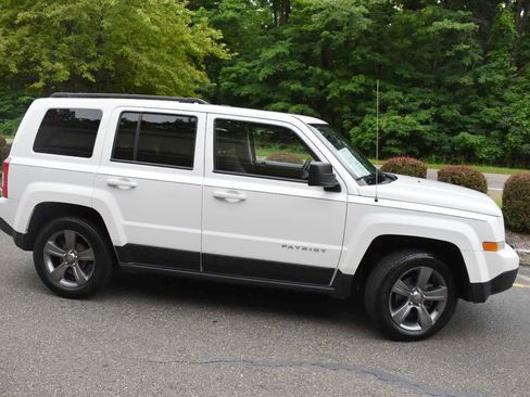 Used 2014 Jeep Patriot High Altitude FWD image 3