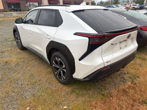 Used 2024 Toyota bZ4X XLE w/ Weather Package image 3