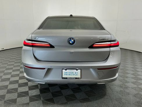 Used 2024 BMW i7 xDrive60 AWD/4WD image 6