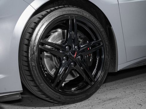 Used 2025 Chevrolet Corvette Stingray Premium Conv w/ Z51 Performance Package RWD image 35