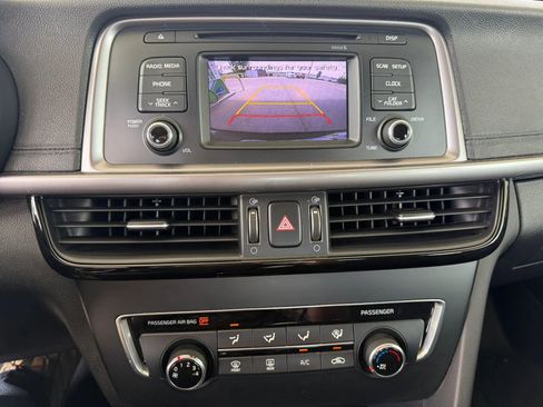 Used 2017 Kia Optima LX FWD image 13