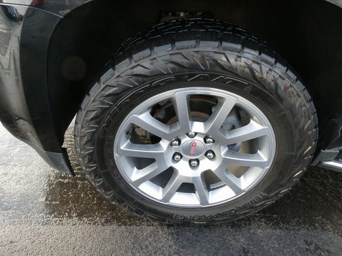 Used 2019 GMC Yukon XL Denali w/ Open Road Package image 10