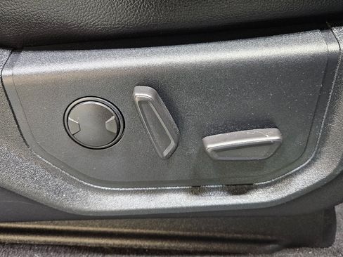 Used 2021 Ford F250 Lariat w/ Tremor Off-Road Package image 34