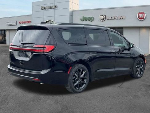 New 2026 Chrysler Pacifica Select w/ S Appearance Package FWD image 7