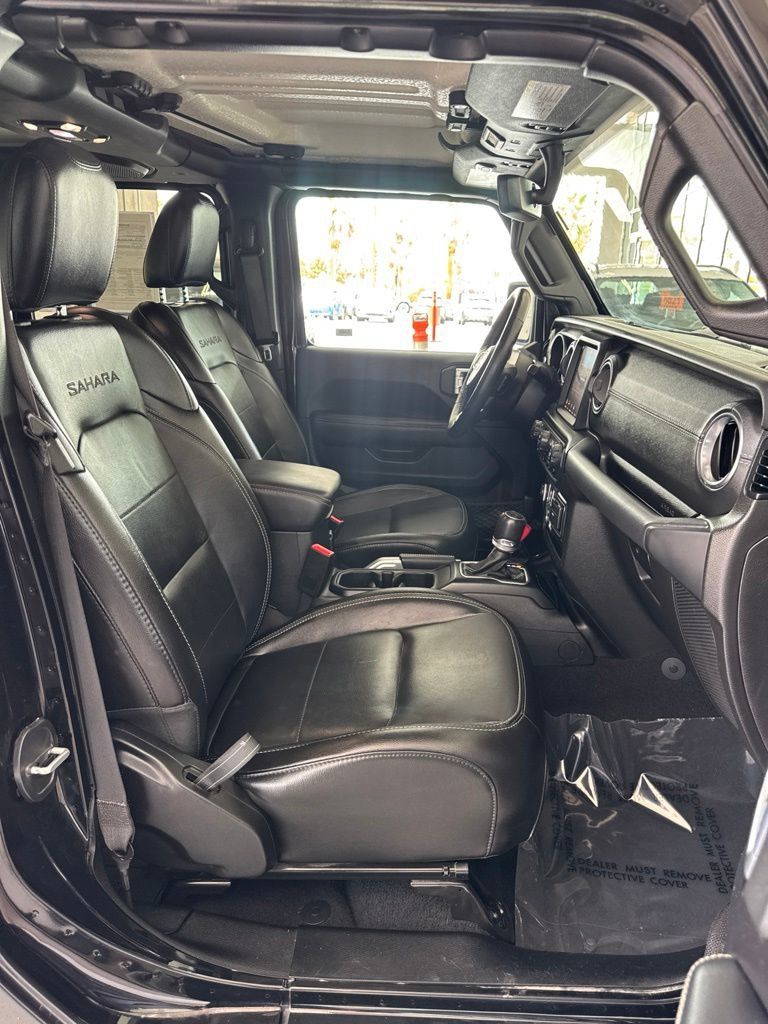 Used 2019 Jeep Wrangler Unlimited Sahara AWD/4WD image 8