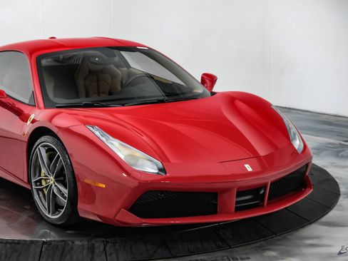 Used 2017 Ferrari 488 GTB RWD image 32