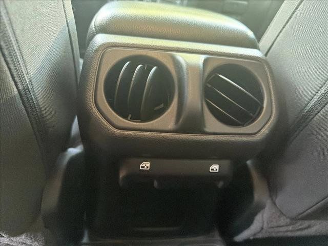Used 2023 Jeep Wrangler Unlimited Sport AWD/4WD image 18