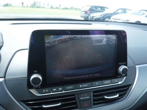 Used 2024 Nissan Altima 2.5 SR FWD image 15