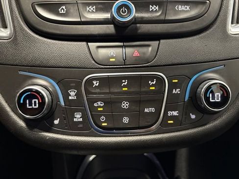 Used 2020 Chevrolet Malibu LT w/ Leather Package FWD image 21