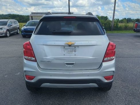 Used 2021 Chevrolet Trax LT w/ Premium Seat Package AWD/4WD image 8