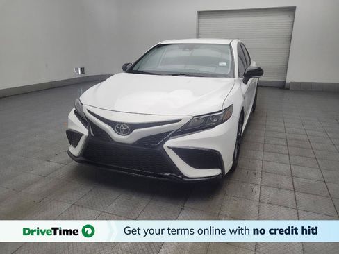 Used 2023 Toyota Camry SE FWD image 1