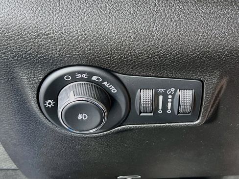 Used 2023 Jeep Compass Limited w/ Elite Group image 10