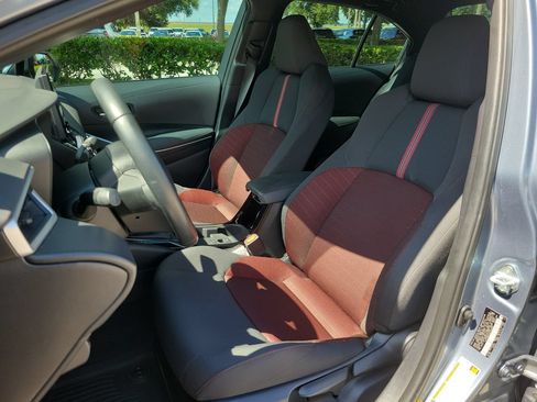 Used 2025 Toyota Corolla SE FWD image 16