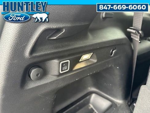 Used 2023 Jeep Grand Cherokee L Limited w/ Black Appearance Package AWD/4WD image 11