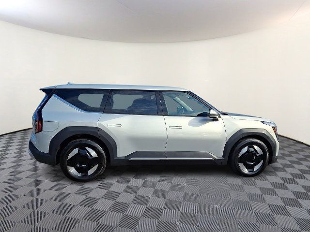 Certified 2024 Kia EV9 Light Long Range RWD image 9