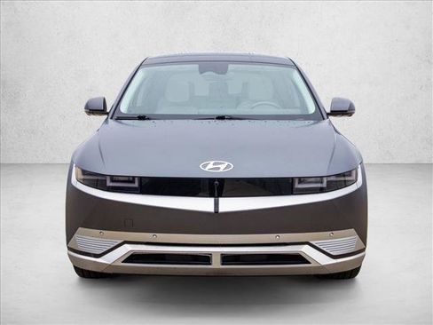 Used 2023 Hyundai Ioniq 5 Limited AWD/4WD image 2