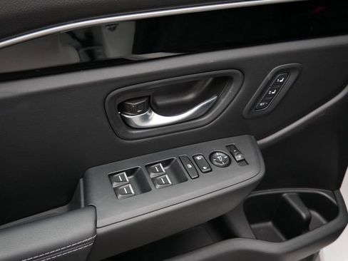 Used 2025 Honda Pilot EX-L image 17