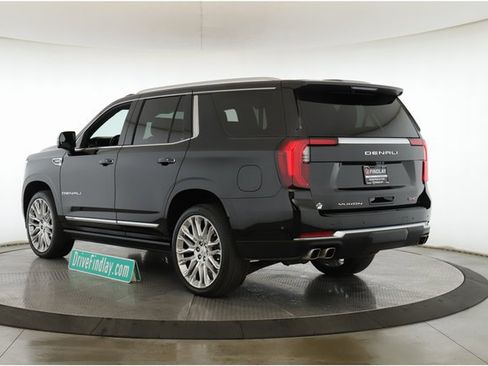 Used 2025 GMC Yukon Denali w/ Denali Reserve Package image 8