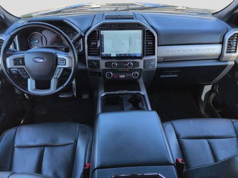 Certified 2022 Ford F250 Lariat w/ Black Appearance Package image 19