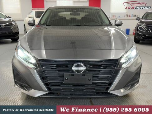 Used 2023 Nissan Altima 2.5 SV FWD image 3