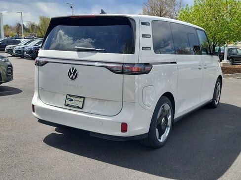 New 2025 Volkswagen ID. Buzz Pro S RWD image 8