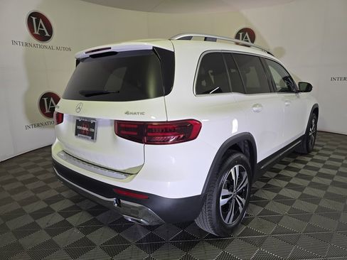 Used 2025 Mercedes-Benz GLB 250 4MATIC image 4