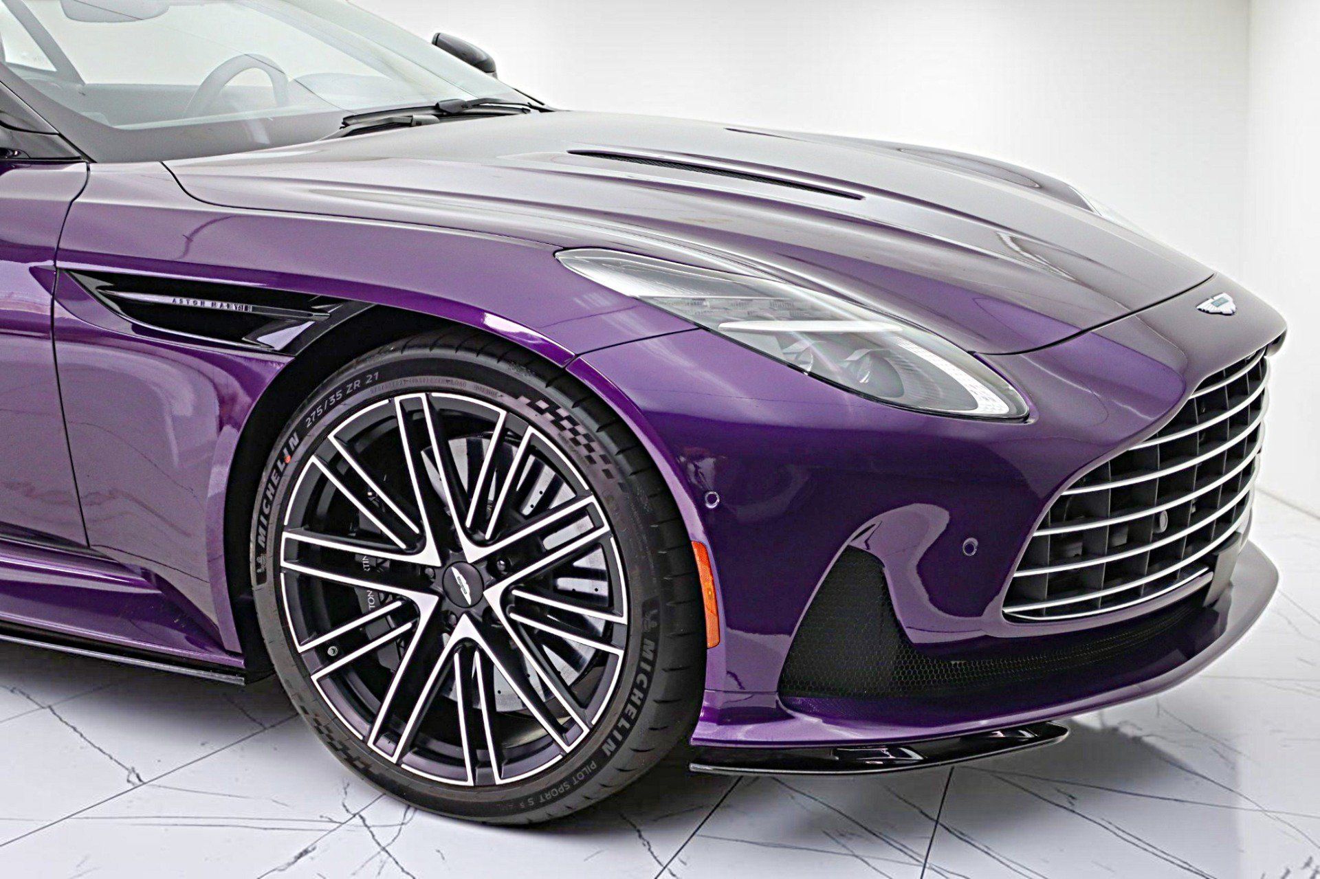 Used 2024 Aston Martin DB12 Coupe RWD image 15