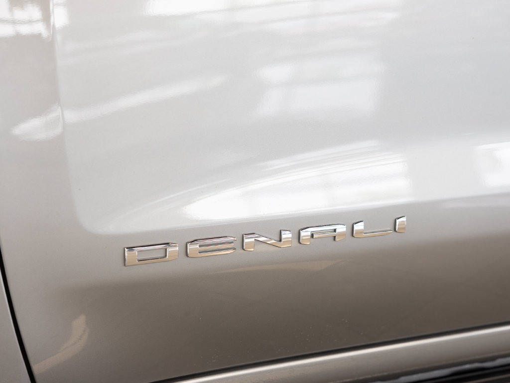 Used 2025 GMC Sierra 1500 Denali w/ Denali Reserve Package AWD/4WD image 7