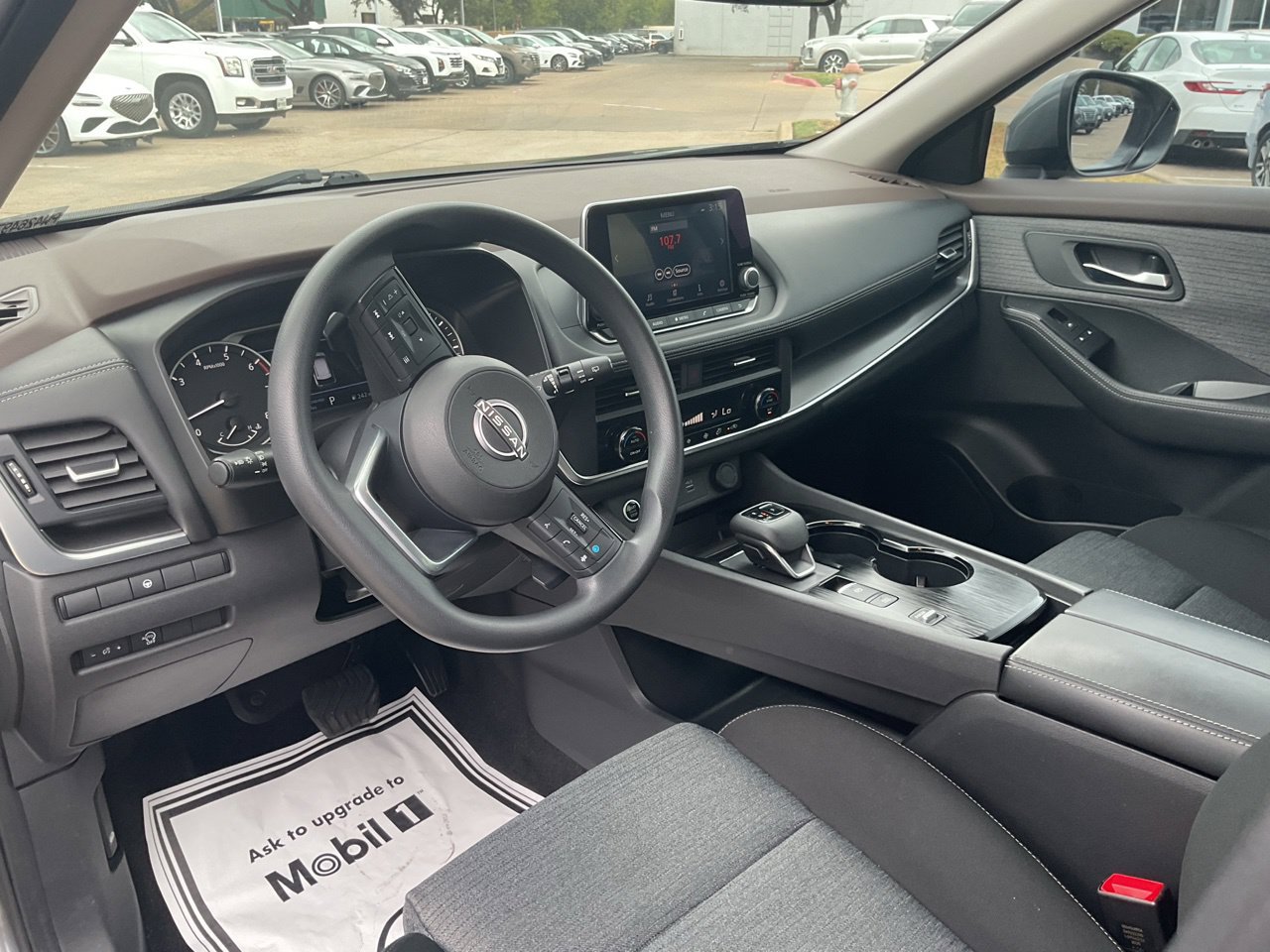 Used 2023 Nissan Rogue SV FWD image 11