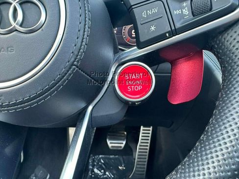 Used 2021 Audi R8 V10 w/ Premium Package RWD image 30
