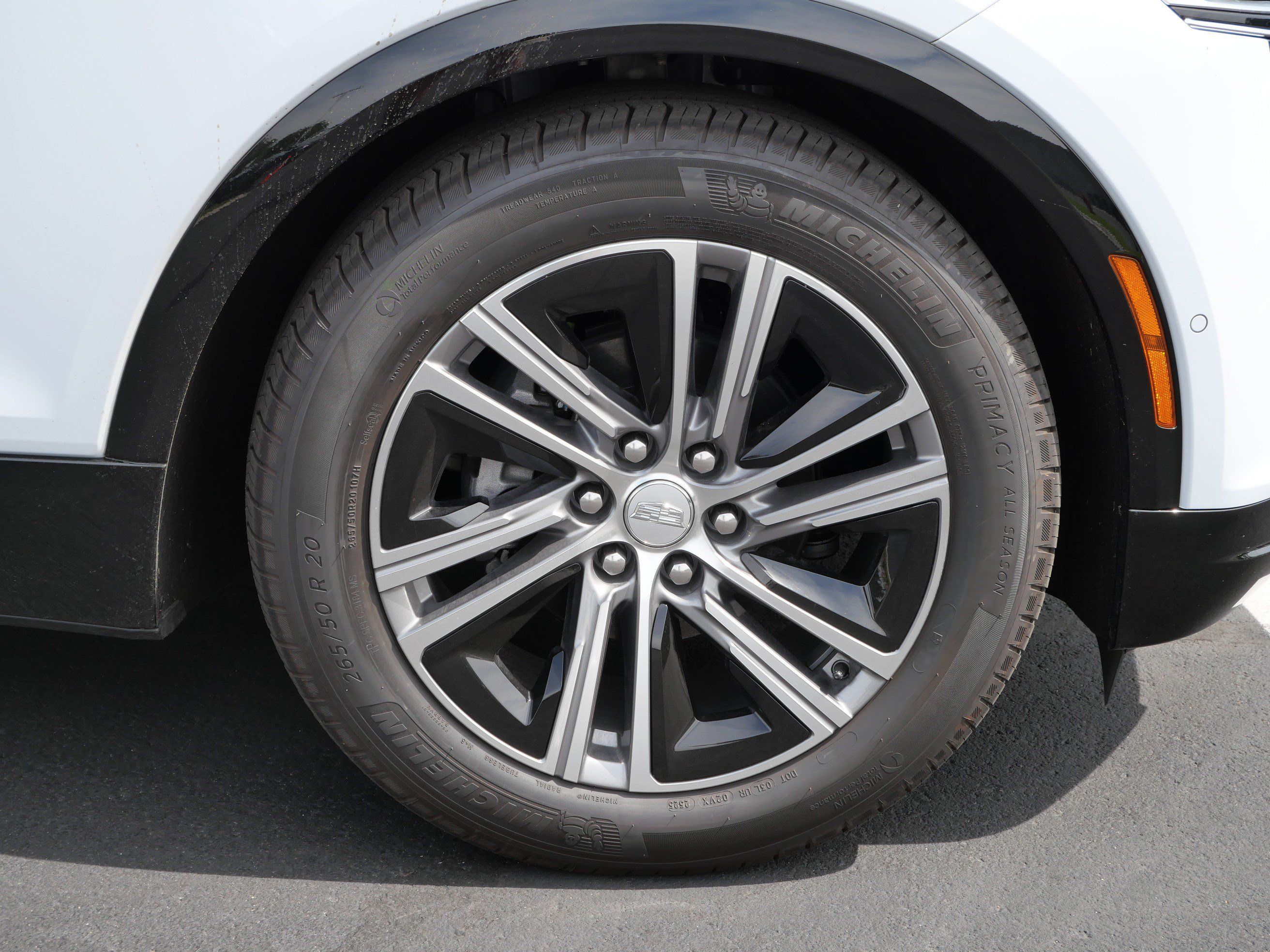 Used 2026 Cadillac Lyriq Luxury w/ LPO, Floor Liner Package AWD/4WD image 14