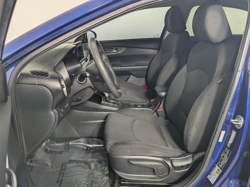 Used 2020 Kia Forte LXS image 12