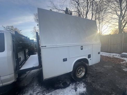 Used 2022 Ford F550 4x4 Regular Cab Super Duty image 5