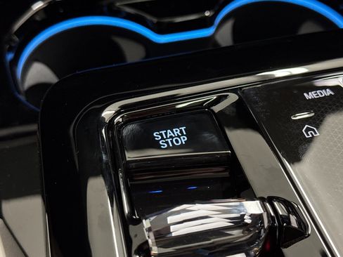 Used 2025 BMW i5 M60 w/ Executive Package image 28