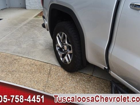 Used 2022 GMC Sierra 1500 SLT w/ X31 Off-Road Package AWD/4WD image 13