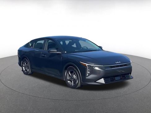 Used 2025 Kia K4 LXS image 3