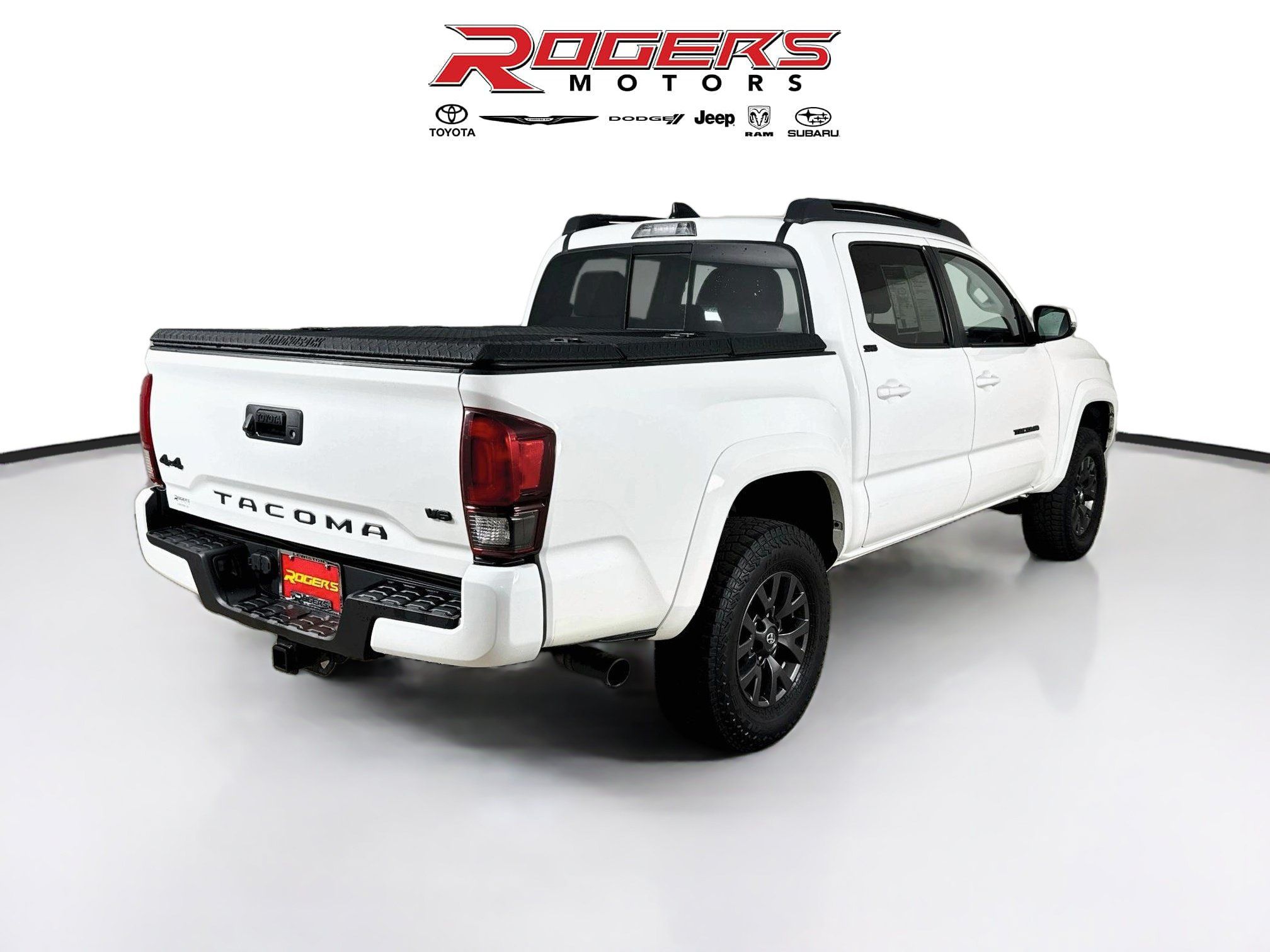 Used 2023 Toyota Tacoma SR5 w/ Technology Package AWD/4WD image 13