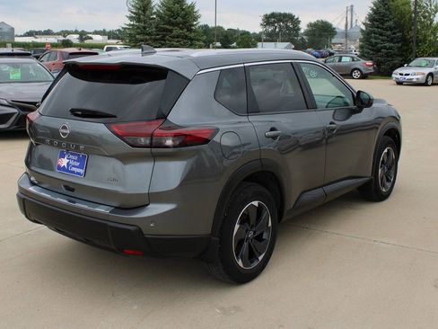Used 2025 Nissan Rogue SV w/ SV Premium Package AWD/4WD image 5