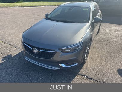 Used 2019 Buick Regal Essence w/ Driver Confidence Package I