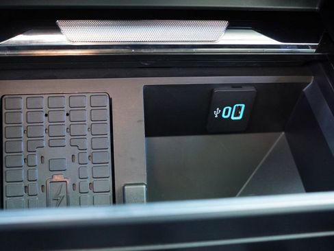 Certified 2023 Ford F350 Lariat w/ Chrome Package image 30