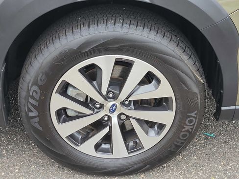 Certified 2025 Subaru Outback Premium AWD/4WD image 8