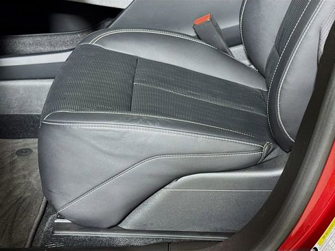 Certified 2025 Cadillac Optiq Luxury 2 image 18