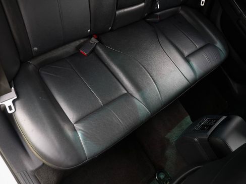Used 2010 Chrysler 300 Touring RWD image 12