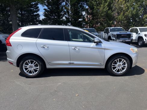 Used 2015 Volvo XC60 T6 Premier Plus image 11