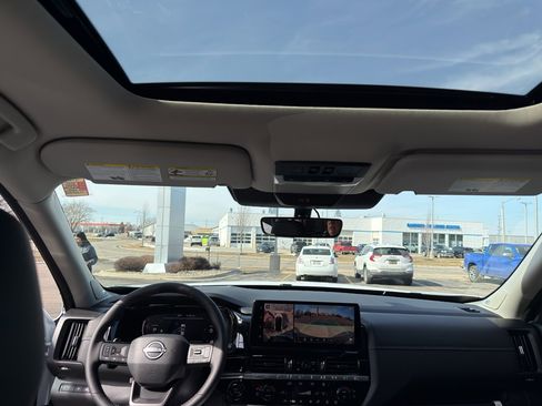 New 2026 Nissan Pathfinder Platinum image 29