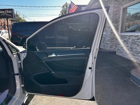 Used 2017 Volkswagen GTI Sport FWD image 11