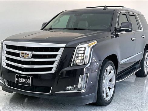 Used 2017 Cadillac Escalade Luxury AWD/4WD image 12