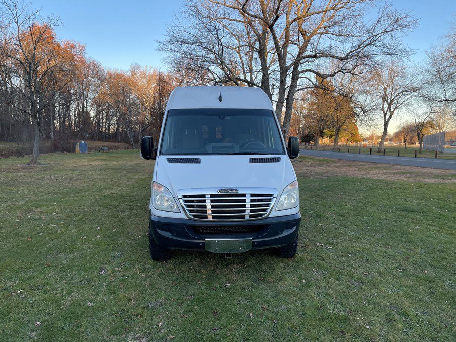Used 2011 Freightliner Sprinter 2500 RWD image 5
