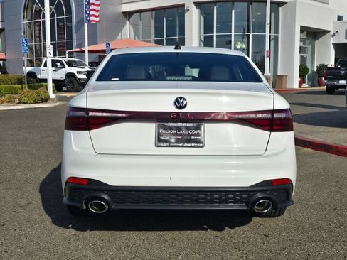 Used 2025 Volkswagen Jetta GLI Autobahn FWD image 5