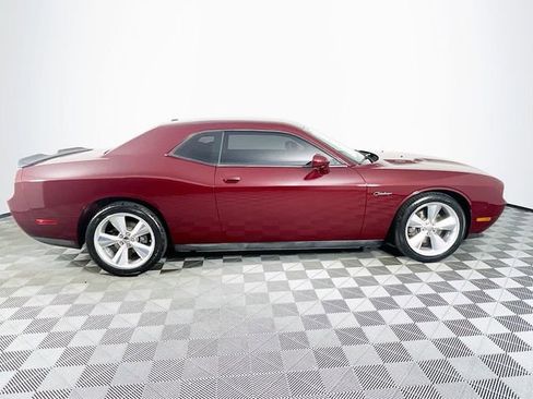 Used 2014 Dodge Challenger R/T RWD image 9